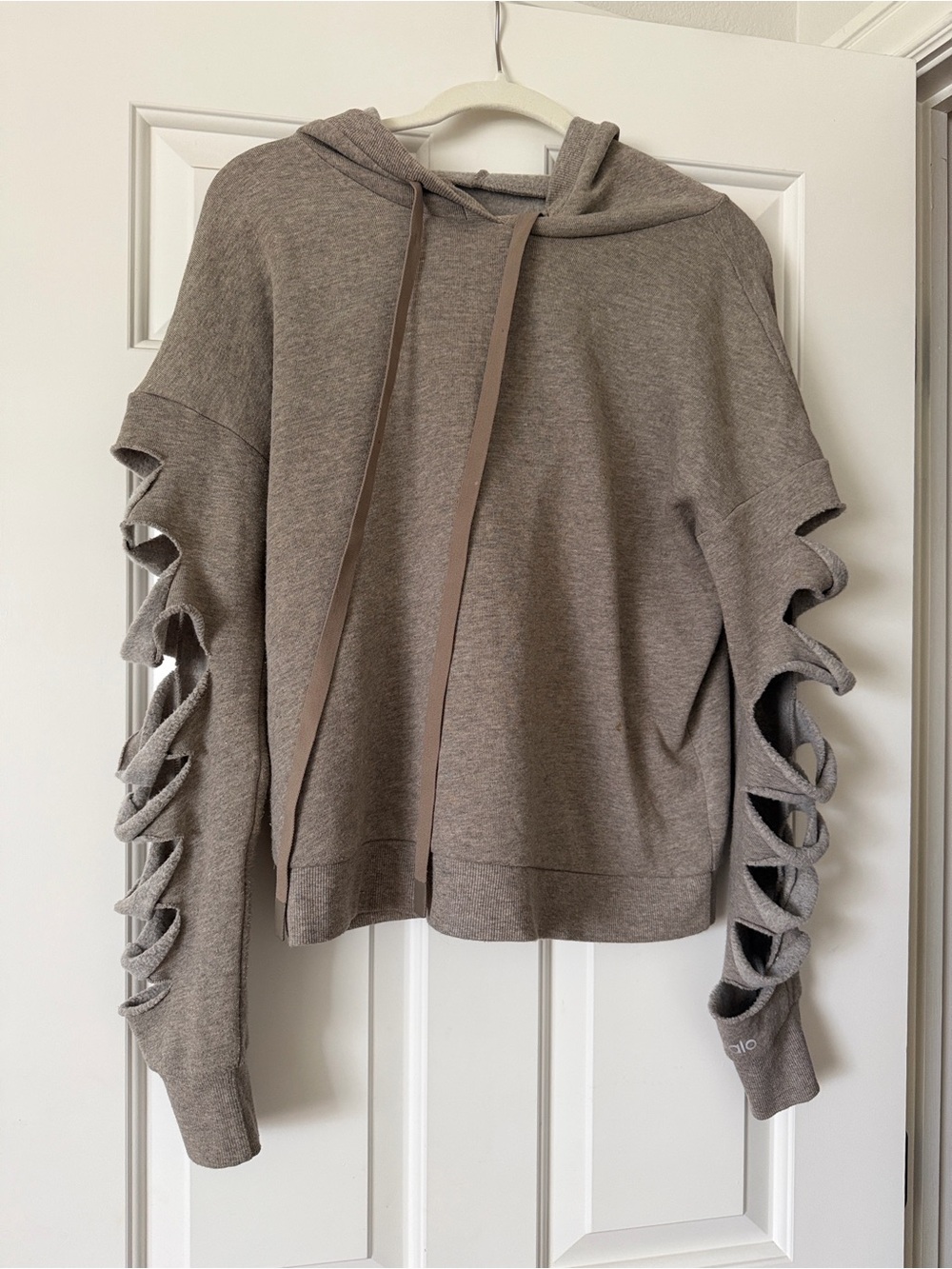 Alo Women's Hooded Cutout-Sleeve Pullover Sweatshirt - Taupe